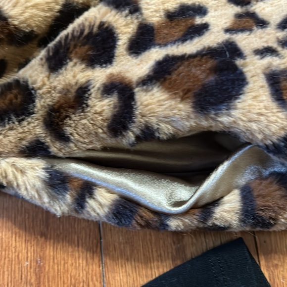 Leopard Vest - Picture 5 of 9